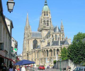 Bayeux_Cathedral-all.jpg