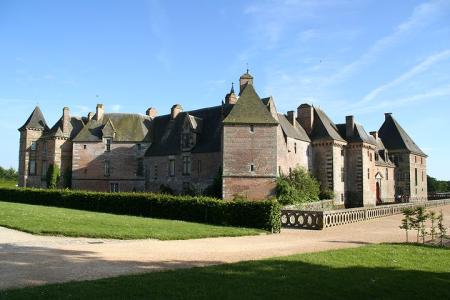 Chateau_Carrouges.jpg